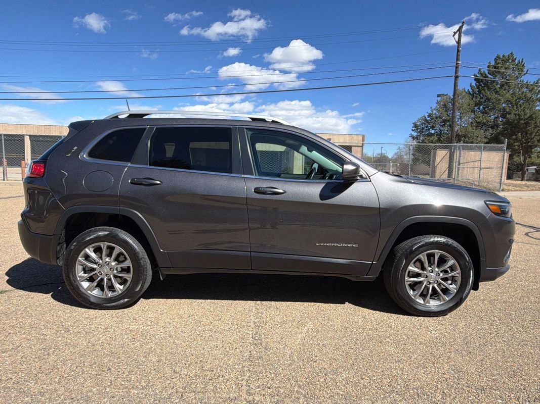 View vehicle photo 5