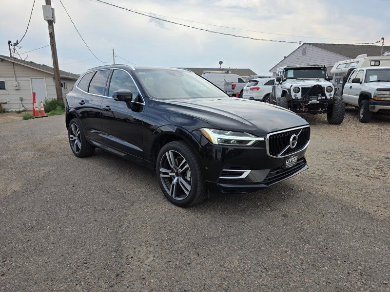 2019 Volvo XC60 Hybrid Momentum