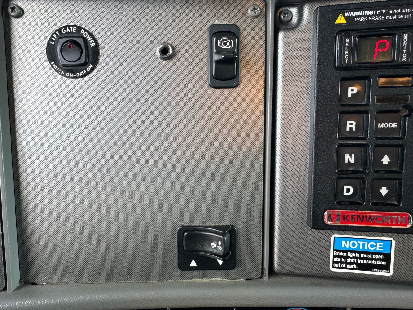 2019 Kenworth T3 Series photo 25