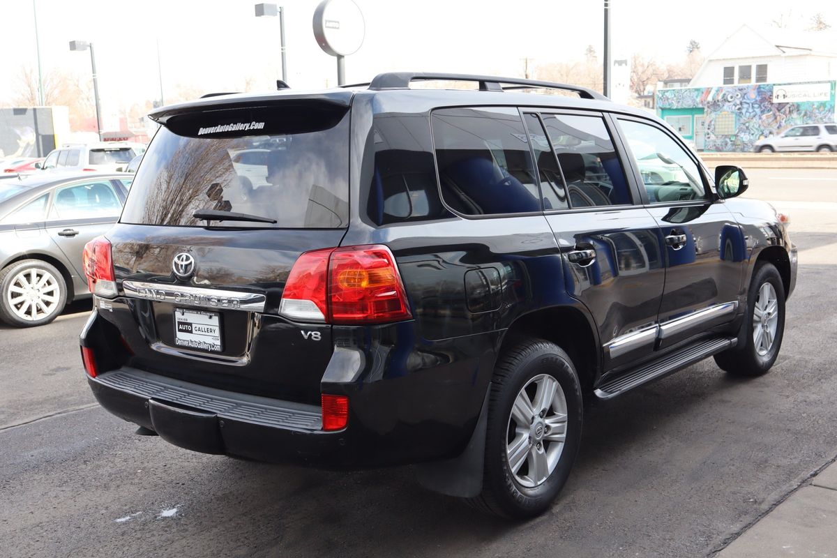 2013 Toyota Land Cruiser 
