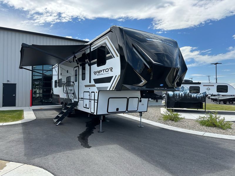 2025 Keystone Carbon 31