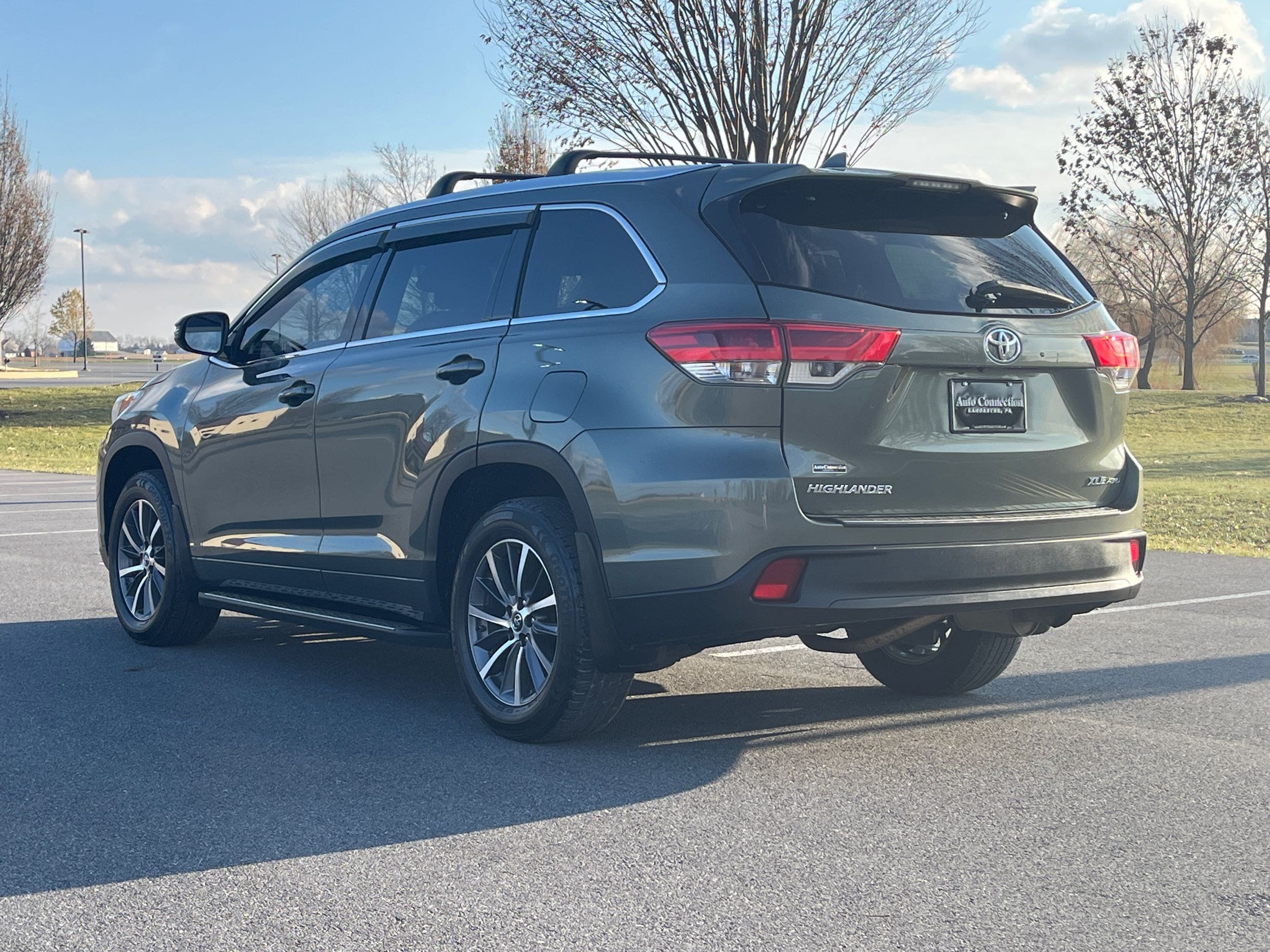 2017 Toyota Highlander XLE photo 4