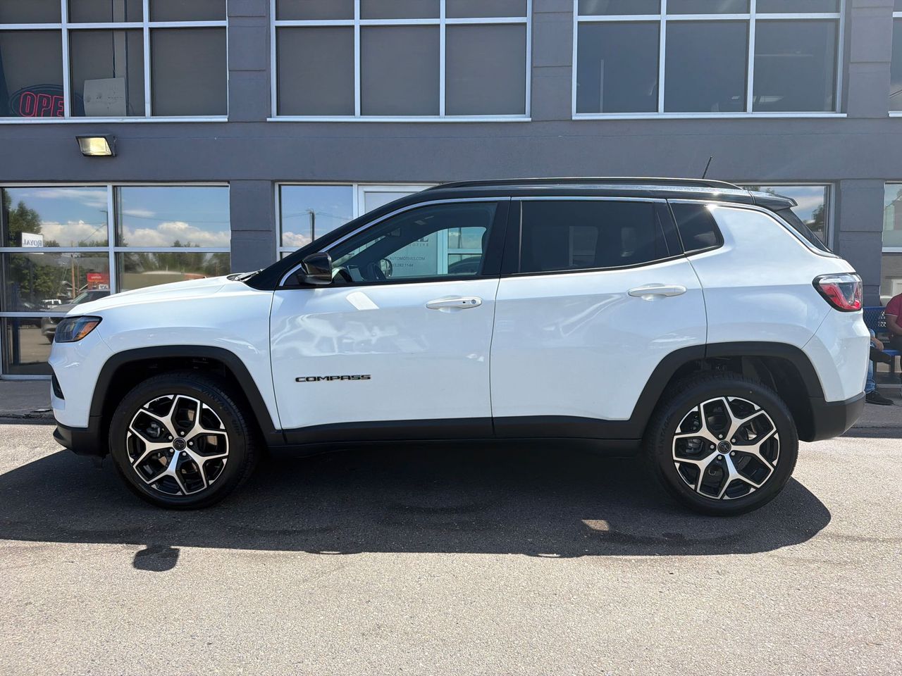 2025 Jeep Compass Limited - Photo 6