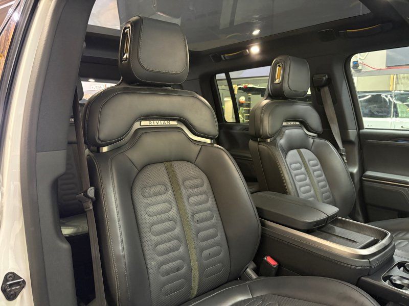 2025 Rivian R1S Adventure - Photo 29