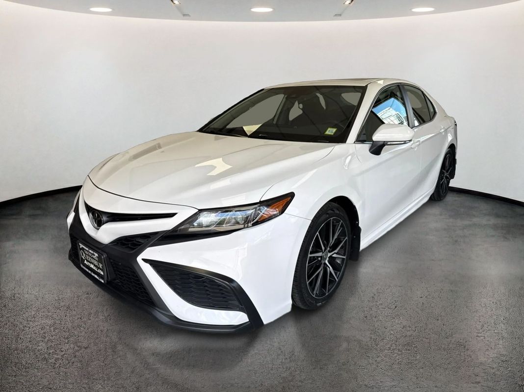 2021 Toyota Camry SE AWD