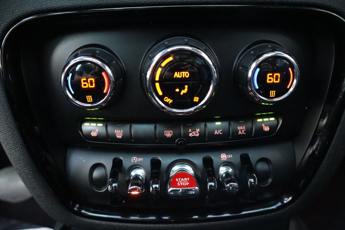 2017 MINI Clubman Cooper