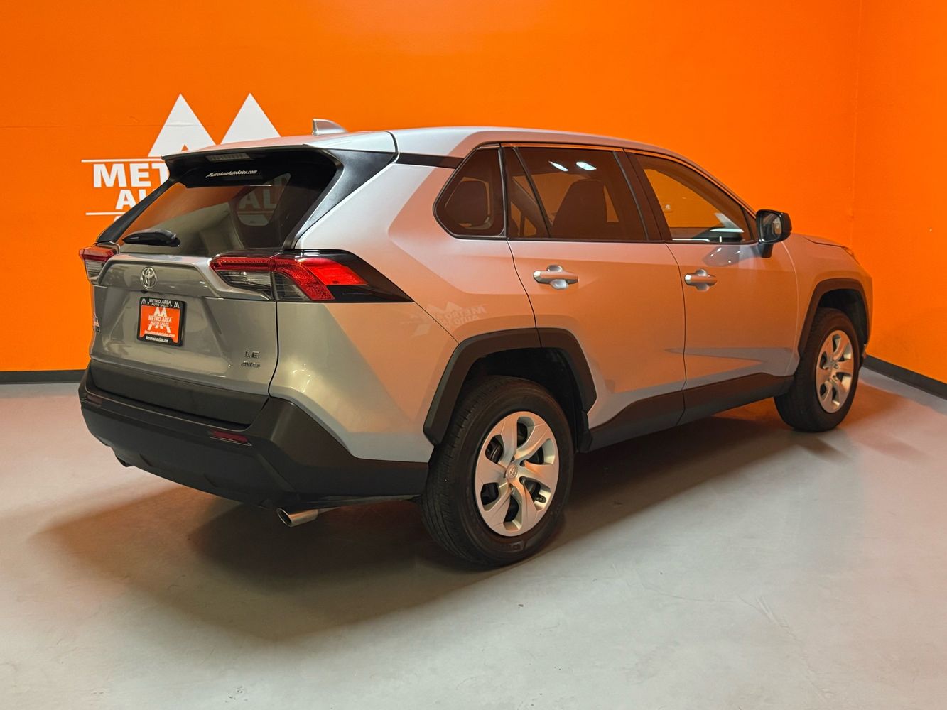 2022 Toyota RAV4 LE photo 3