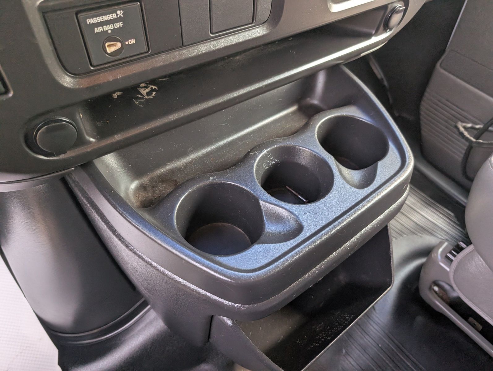 2004 Chevrolet Express Cutaway 76