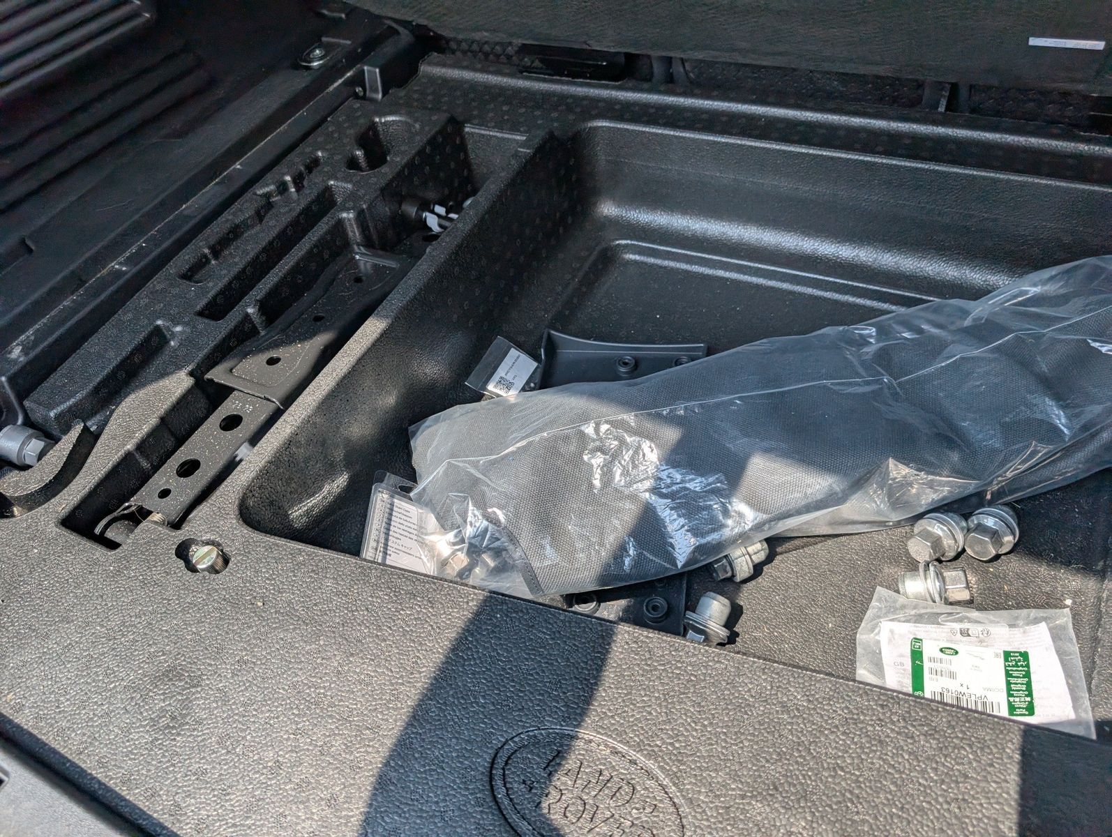2024 Land Rover Defender 73