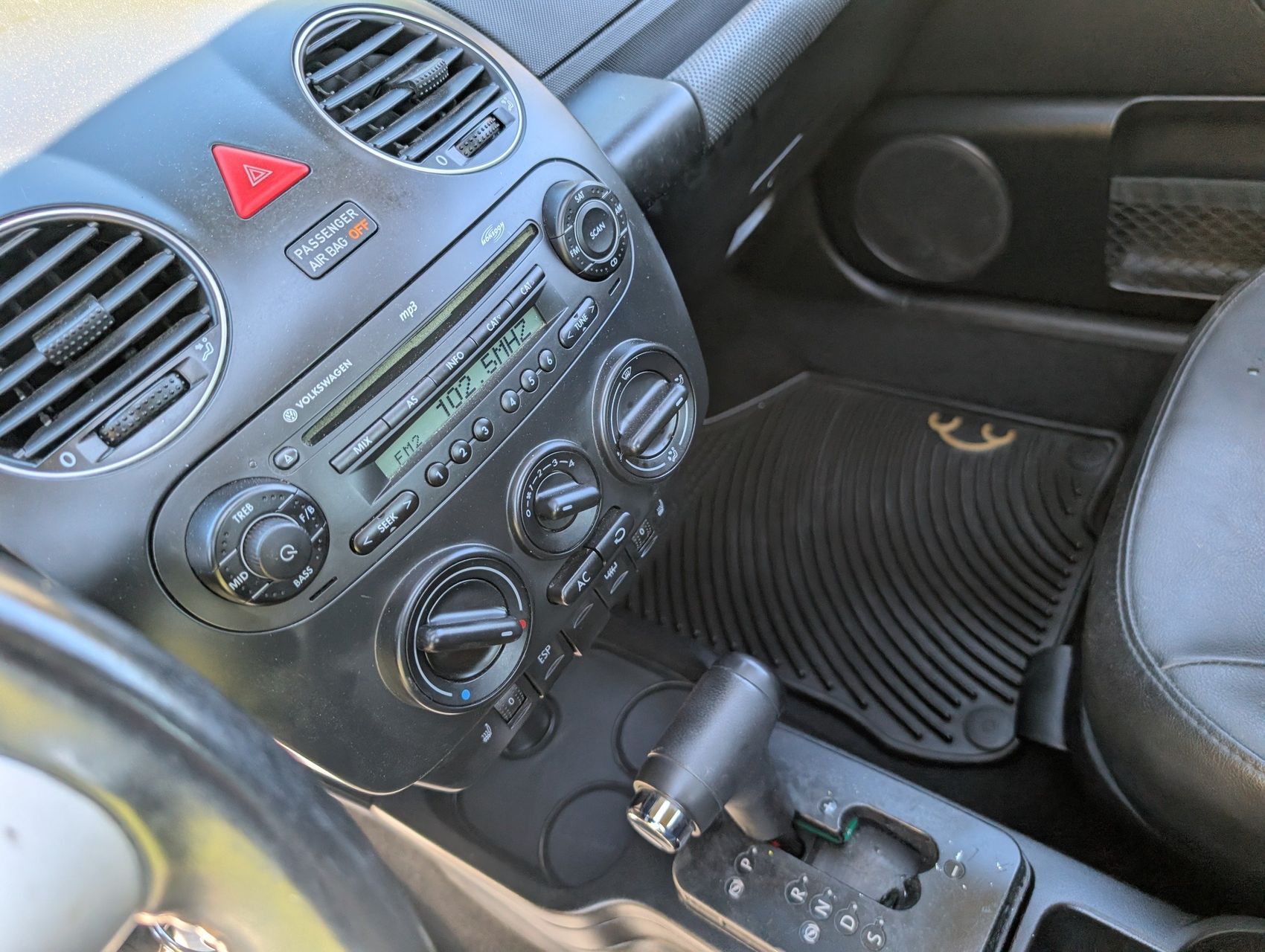 2008 Volkswagen New Beetle 54