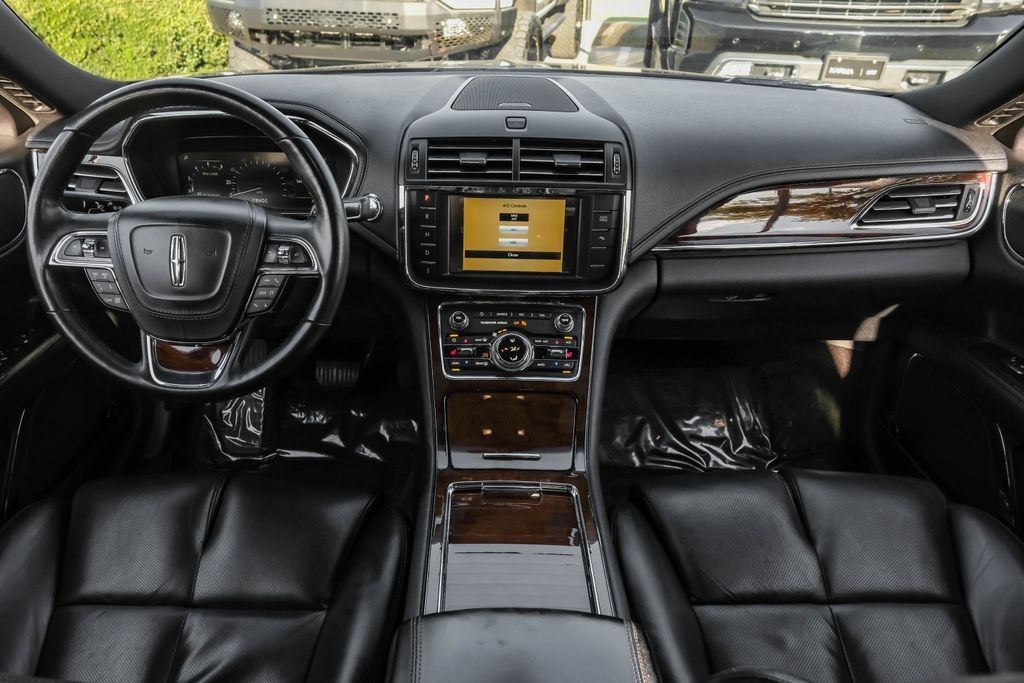 2017 Lincoln Continental Select photo 8