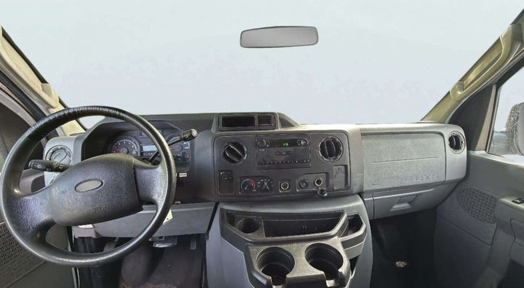 2011 Ford E-250 Cargo photo 9