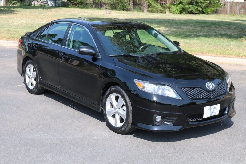 2011 Toyota Camry Photos