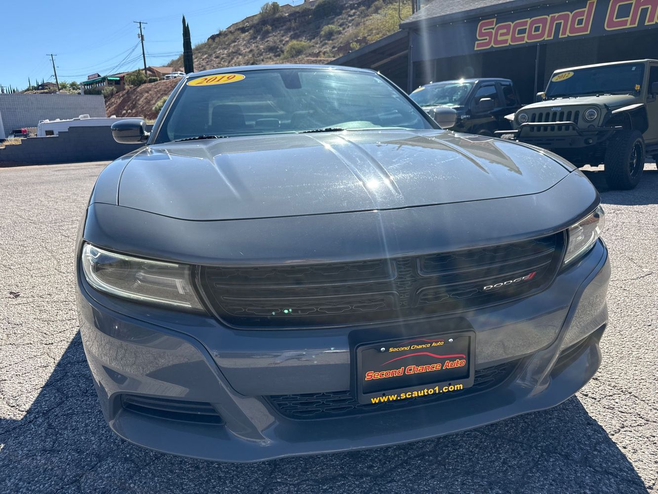 2019 Dodge Charger SXT photo 2