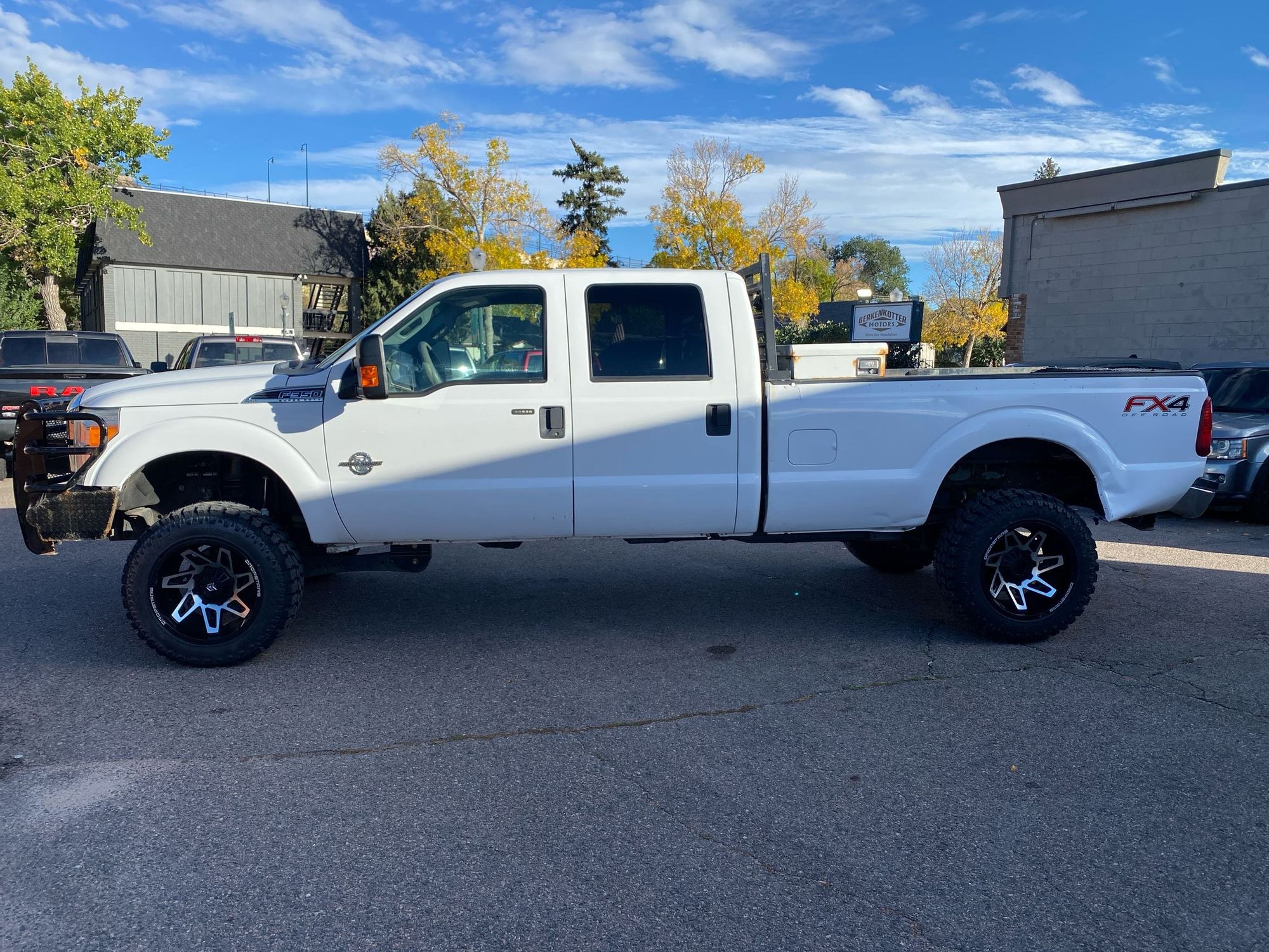 2015 Ford F-350 XLT photo 4