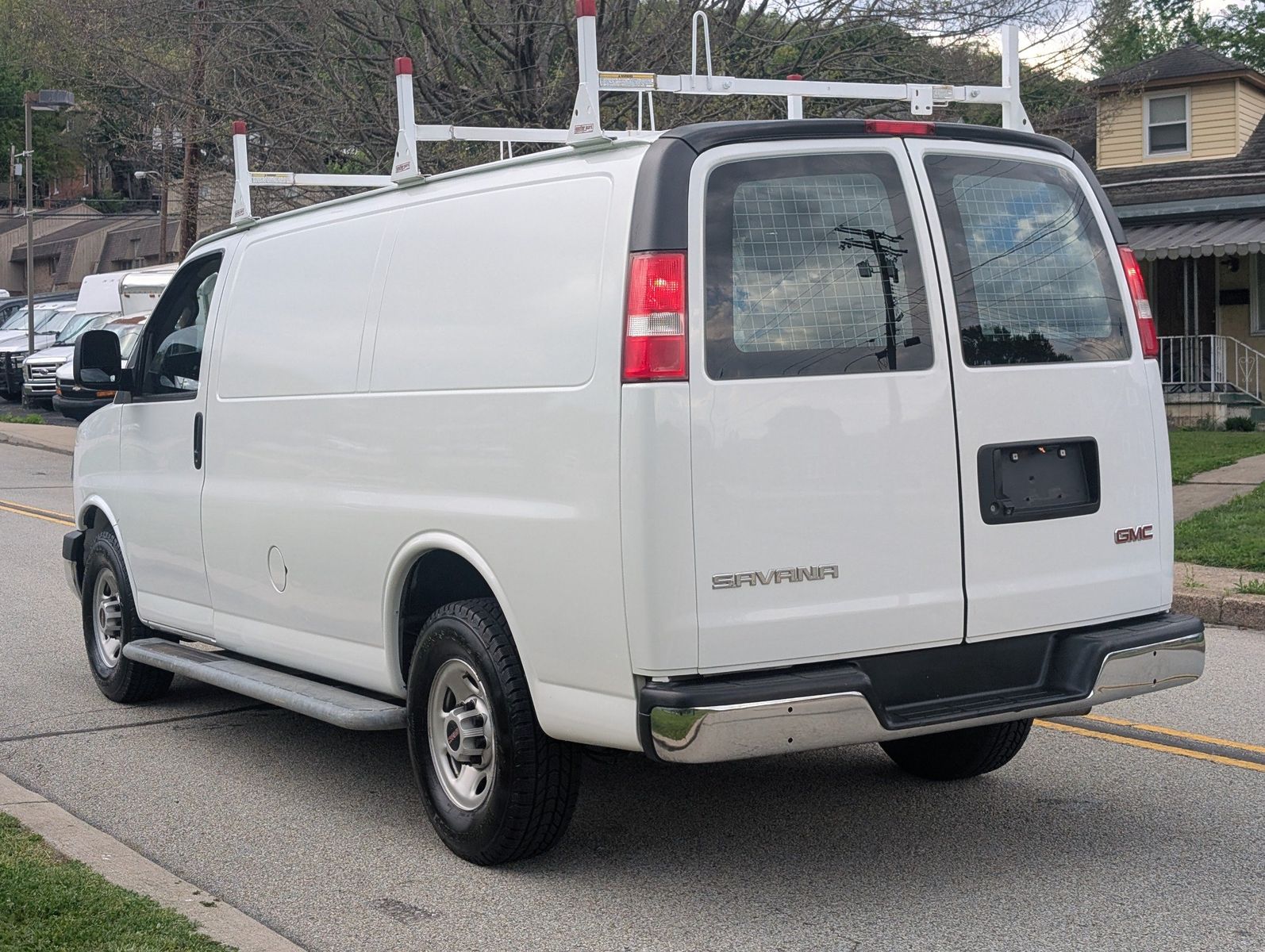 2020 GMC Savana Cargo 8