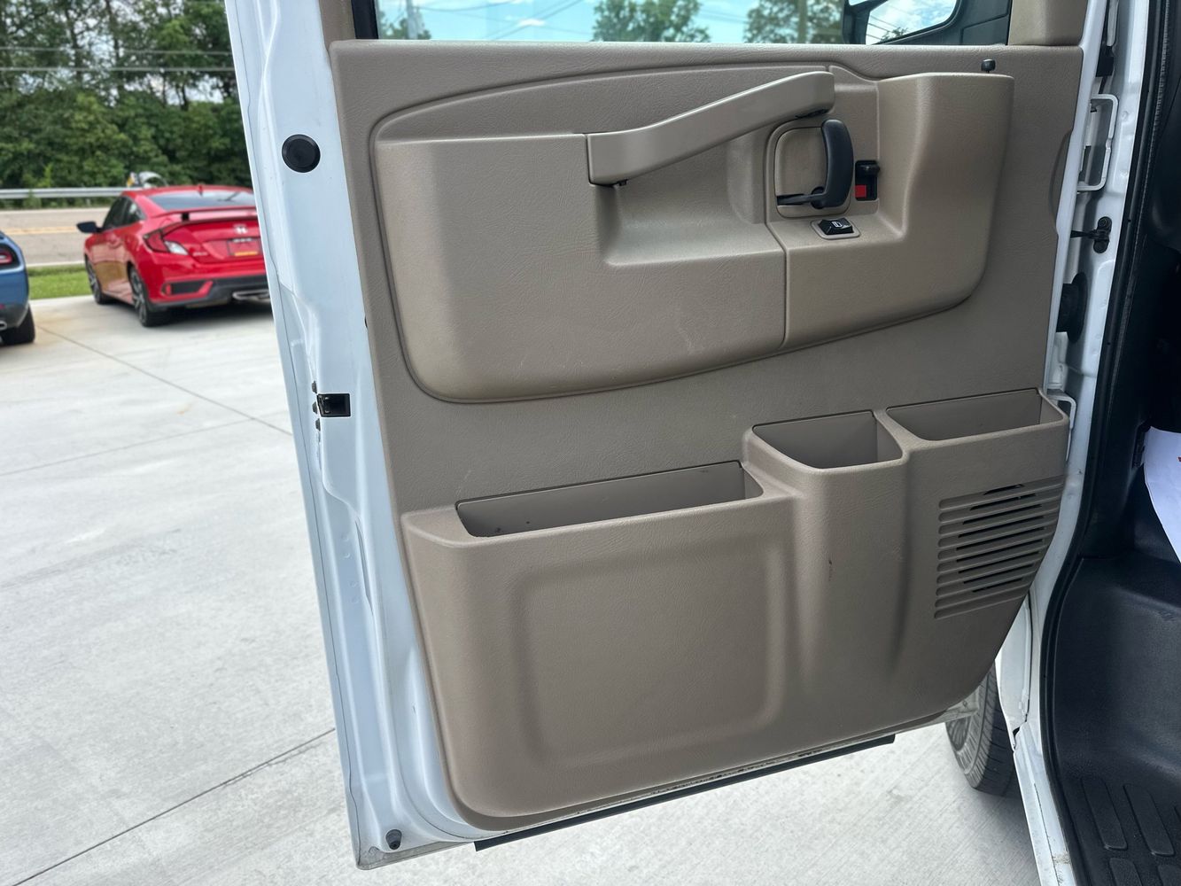 2020 Chevrolet Express 3500 Cargo photo 4