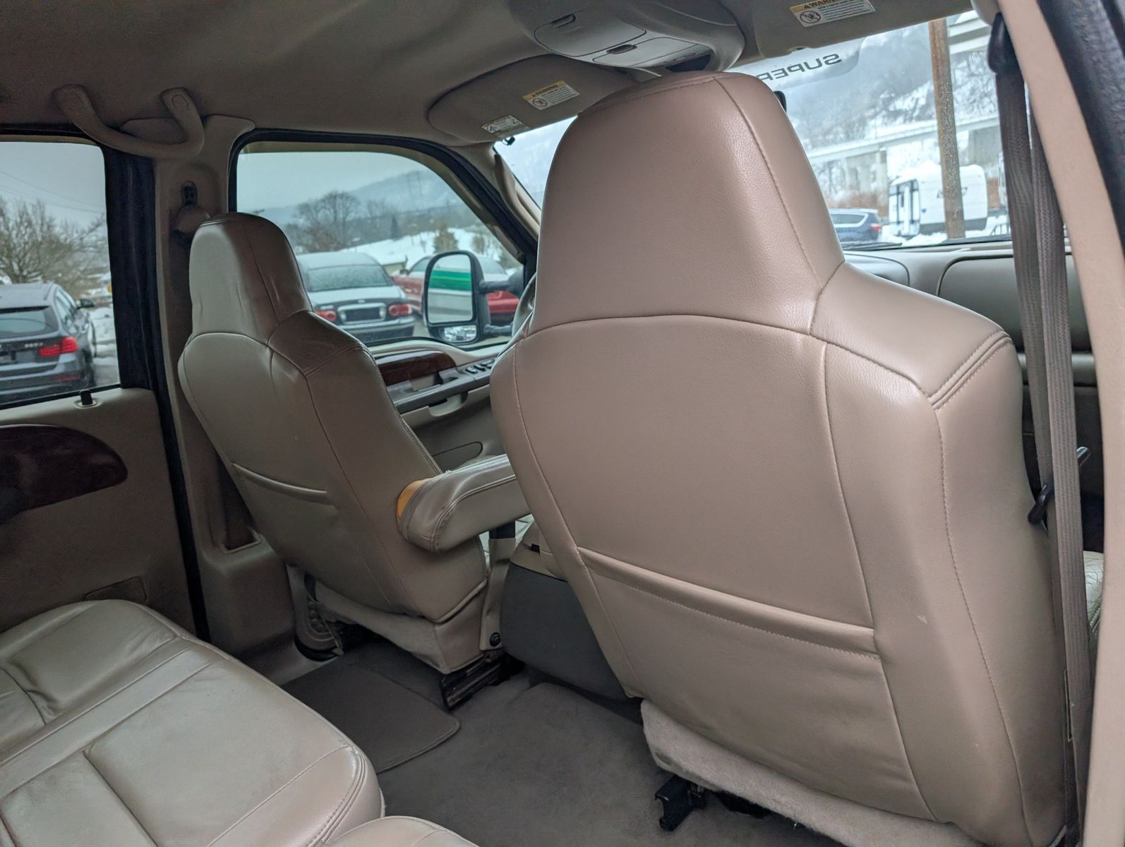 2004 Ford F-350 Super Duty 197