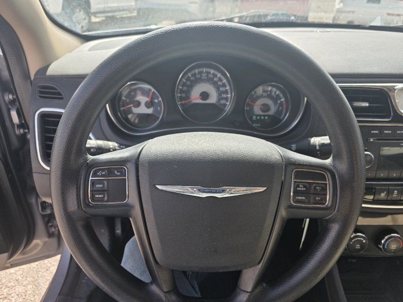 2014 Chrysler 200 LX photo 8
