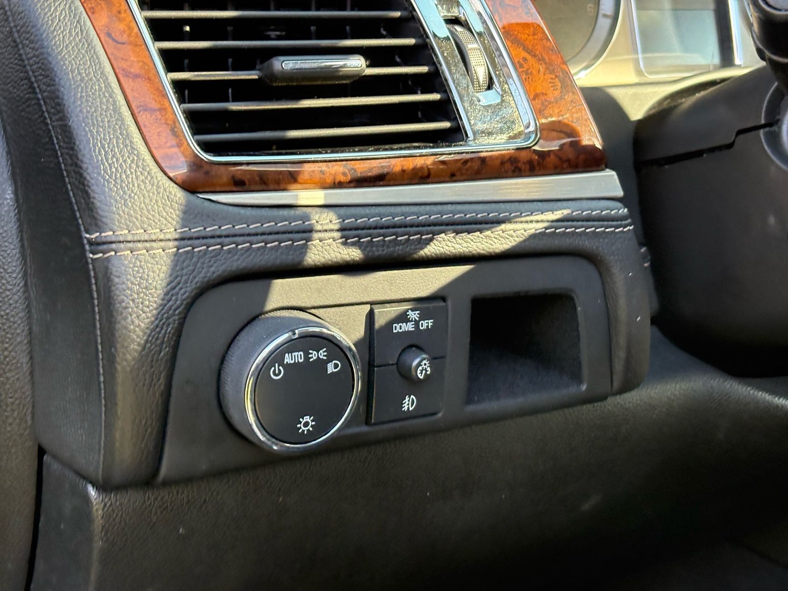 2014 Cadillac Escalade 41