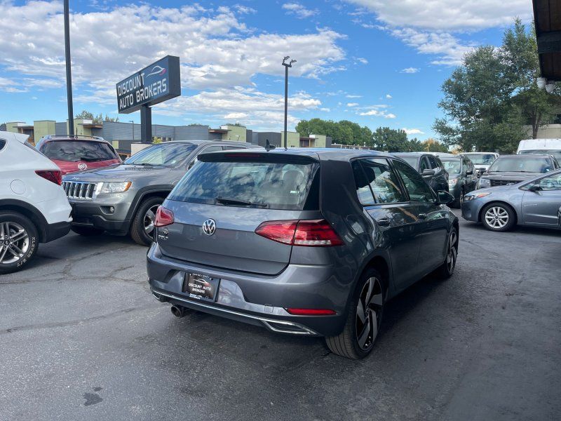 2021 Volkswagen Golf TSI photo 4