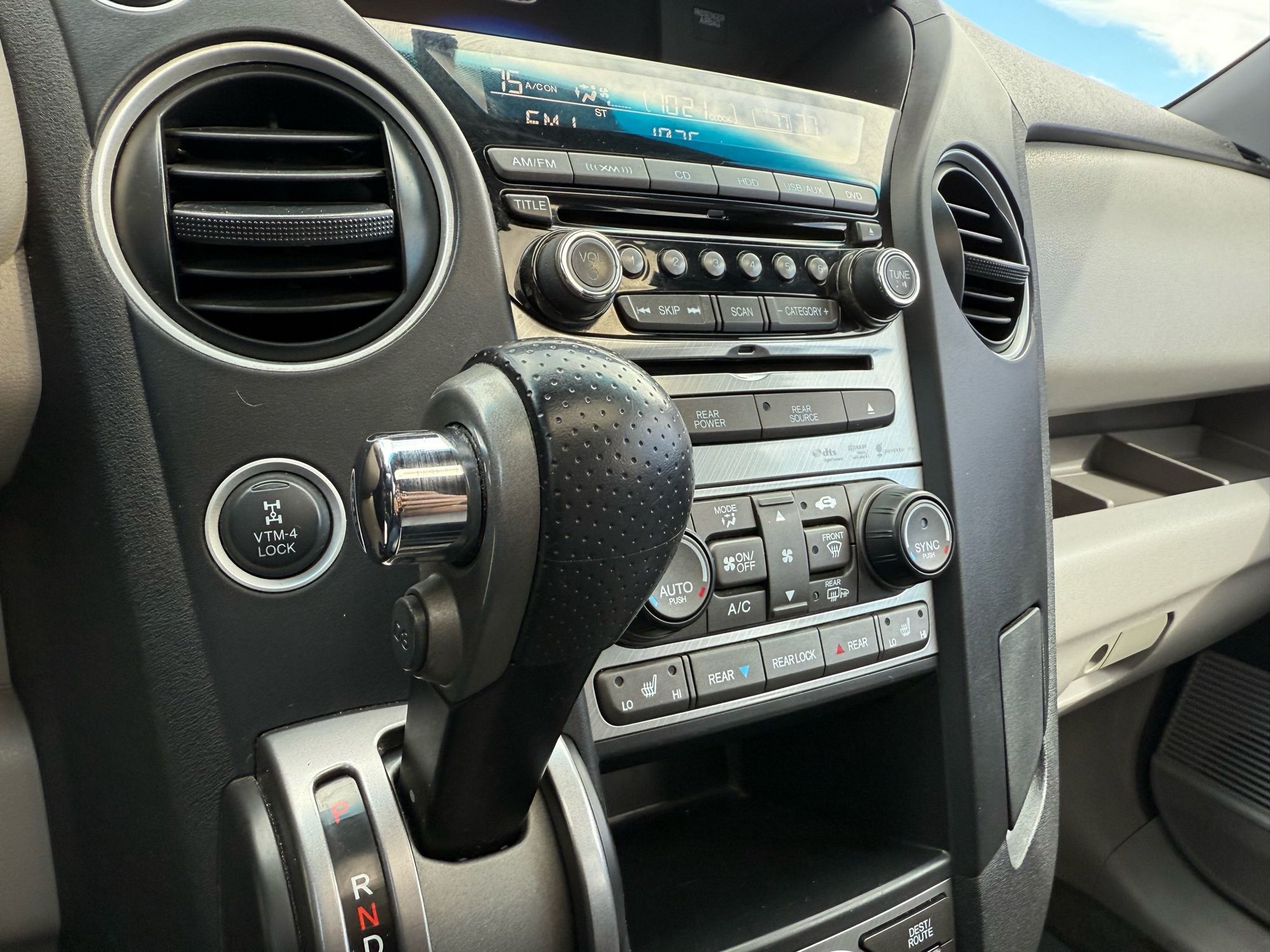 2014 Honda Pilot Touring photo 33