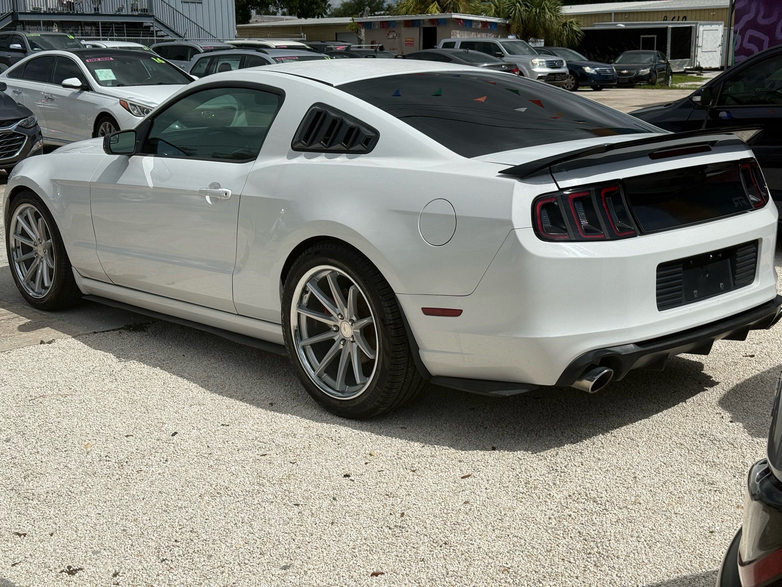 2014 Ford Mustang V6 photo 2