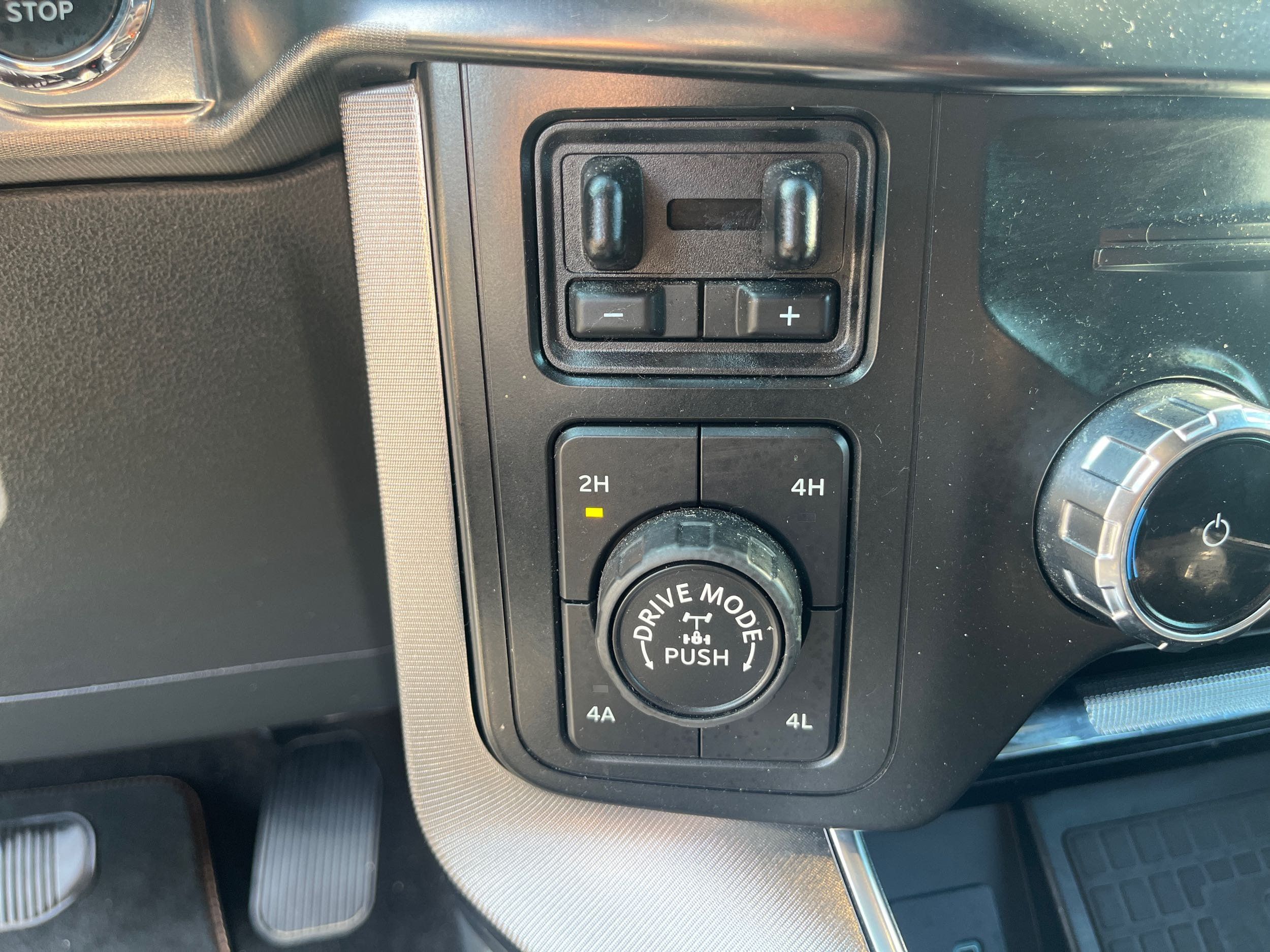 2022 Ford F-150 Platinum photo 21