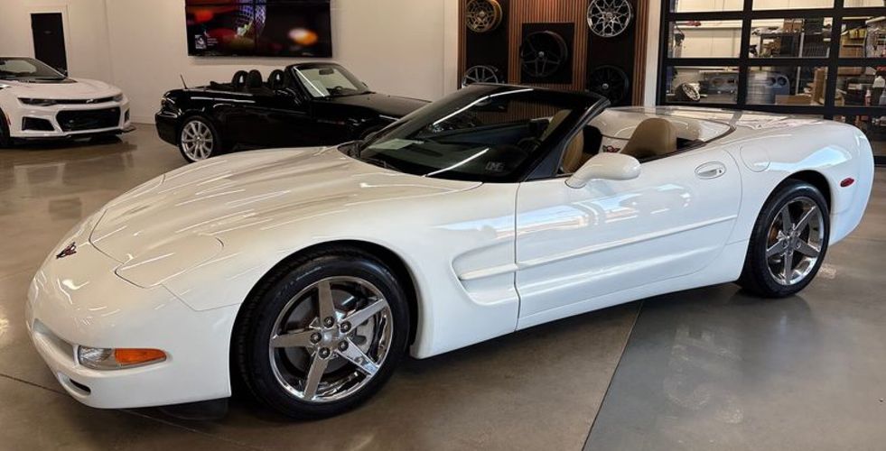 2002 Chevrolet Corvette Coupe photo 3