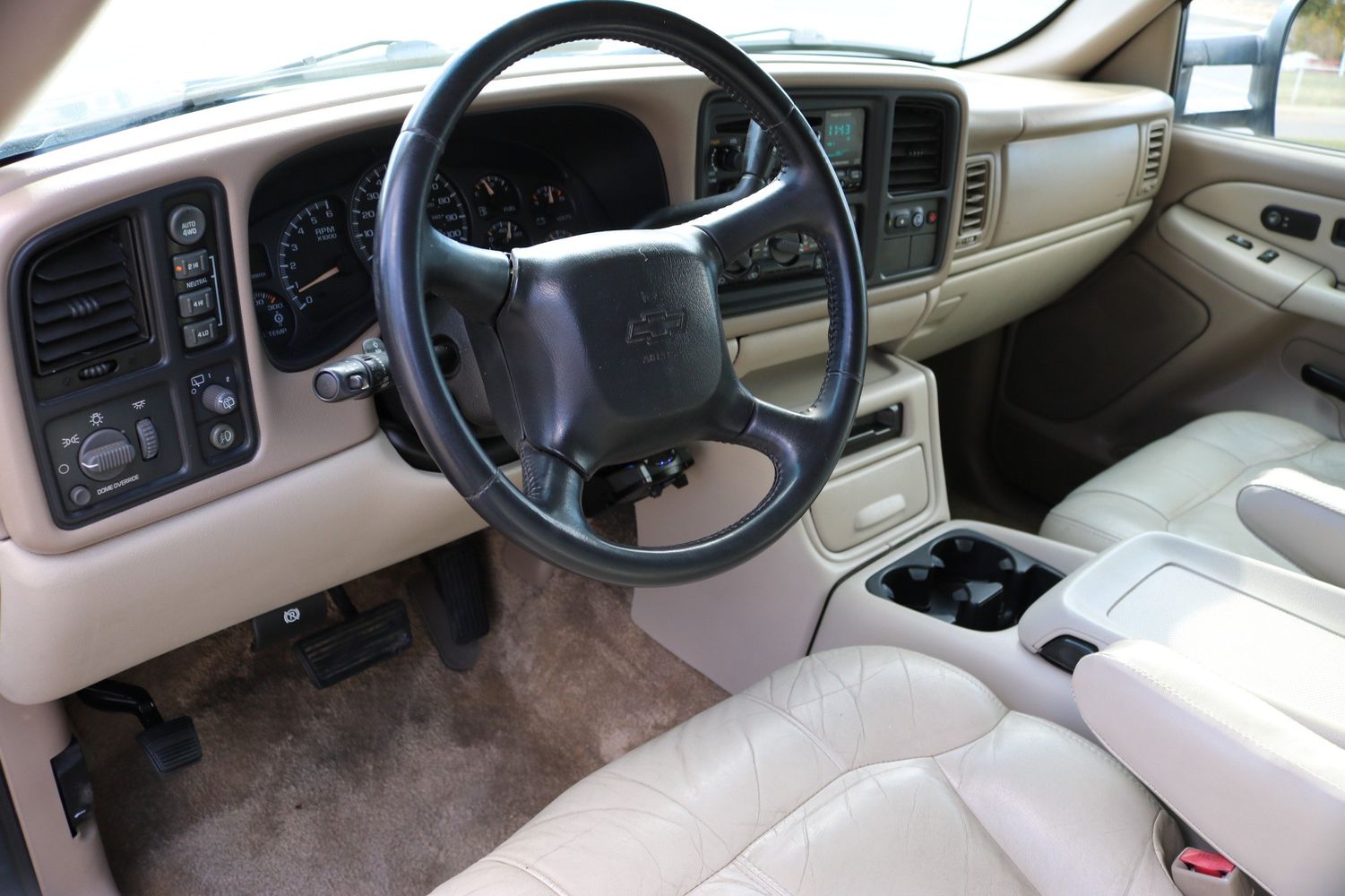 2002 Chevrolet Suburban 2500 LT | Victory Motors of Colorado