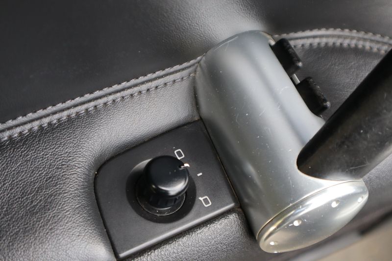 Keyless Entry Remote Replacement For Audi TT (1999-2005) - Complete Key Fob With Battery & Electronics