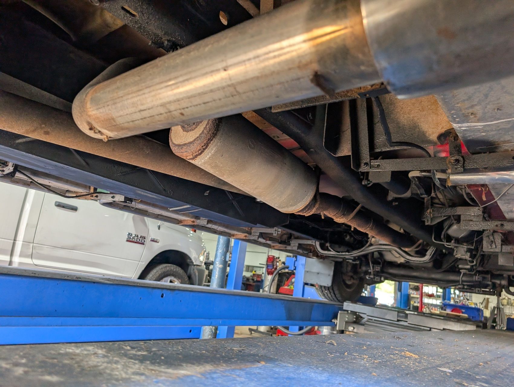 2001 Ford F-550 268