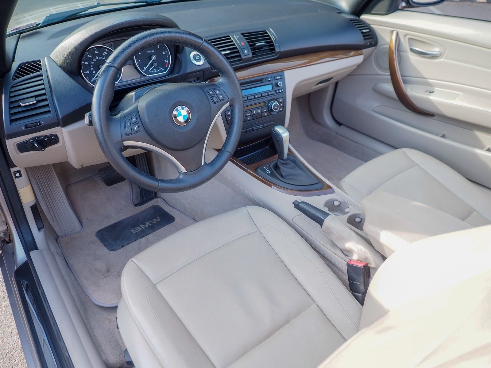 2011 BMW 128I 37