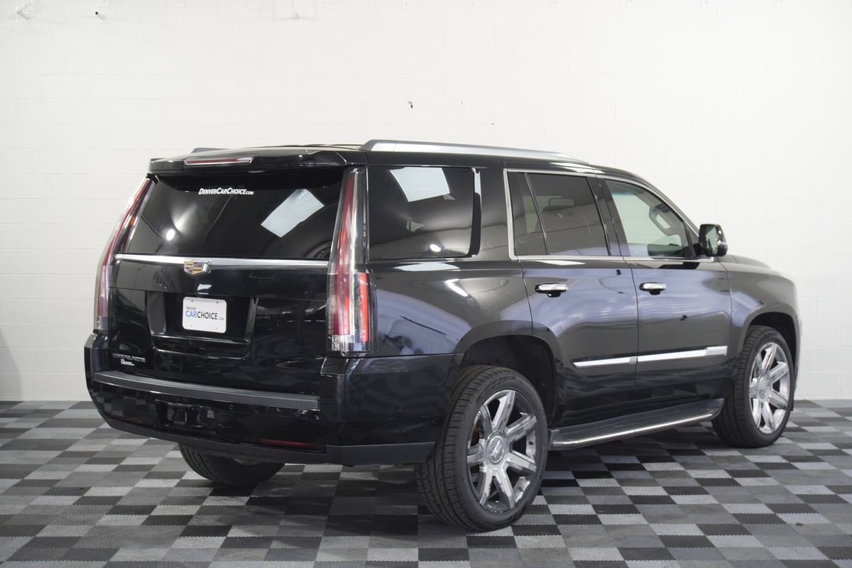 2016 Cadillac Escalade Luxury Collection