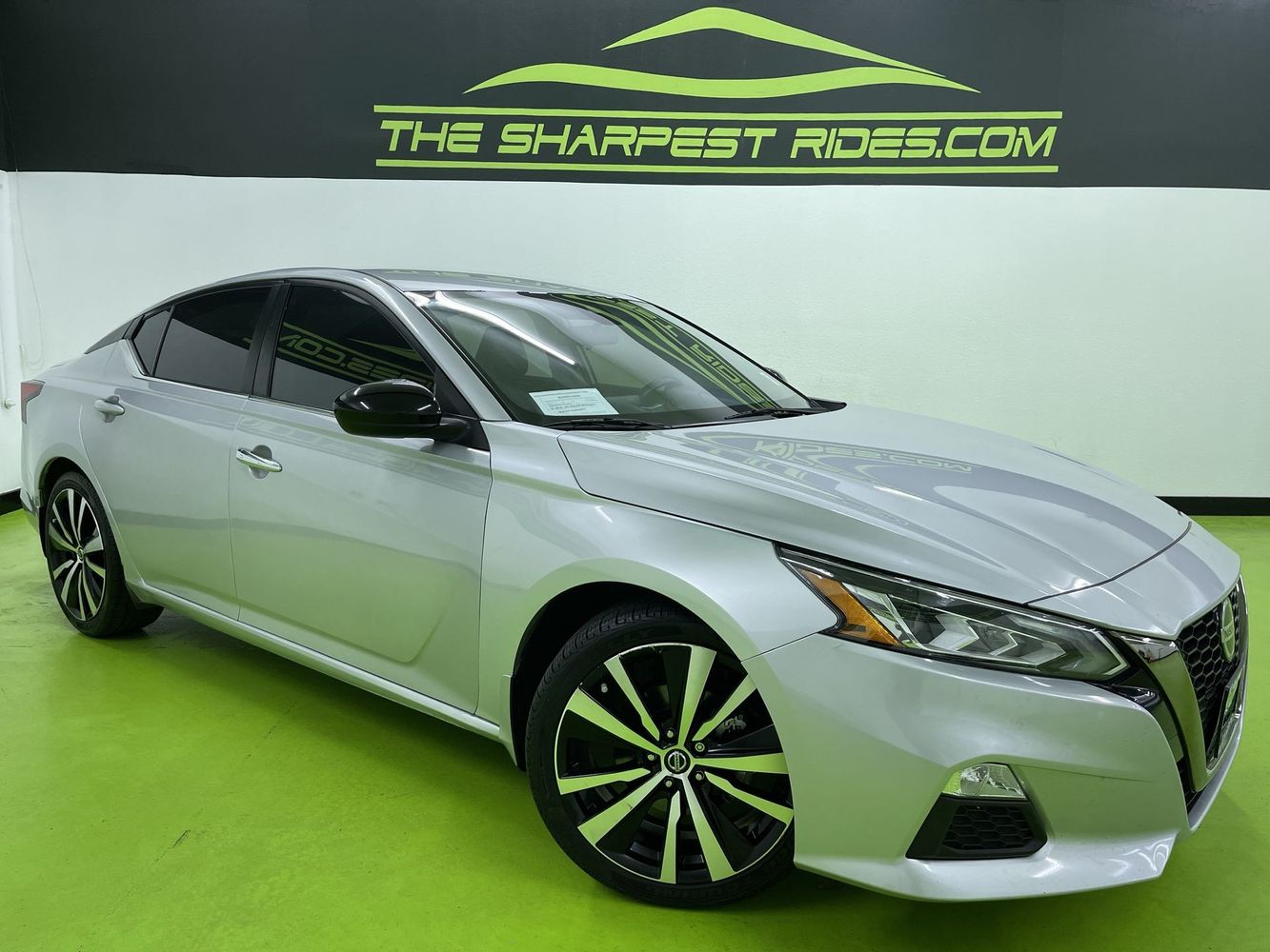 2021 Nissan Altima SR's photo