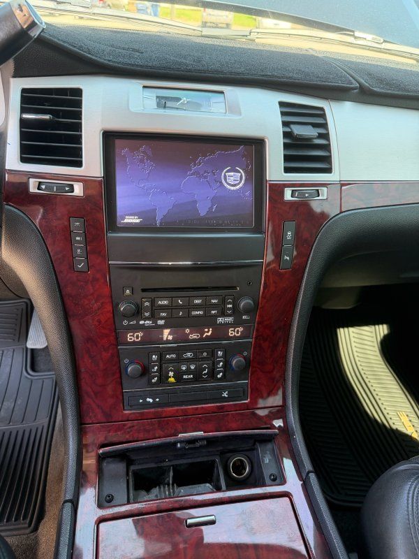 2012 Cadillac Escalade ESV Premium - Photo 9