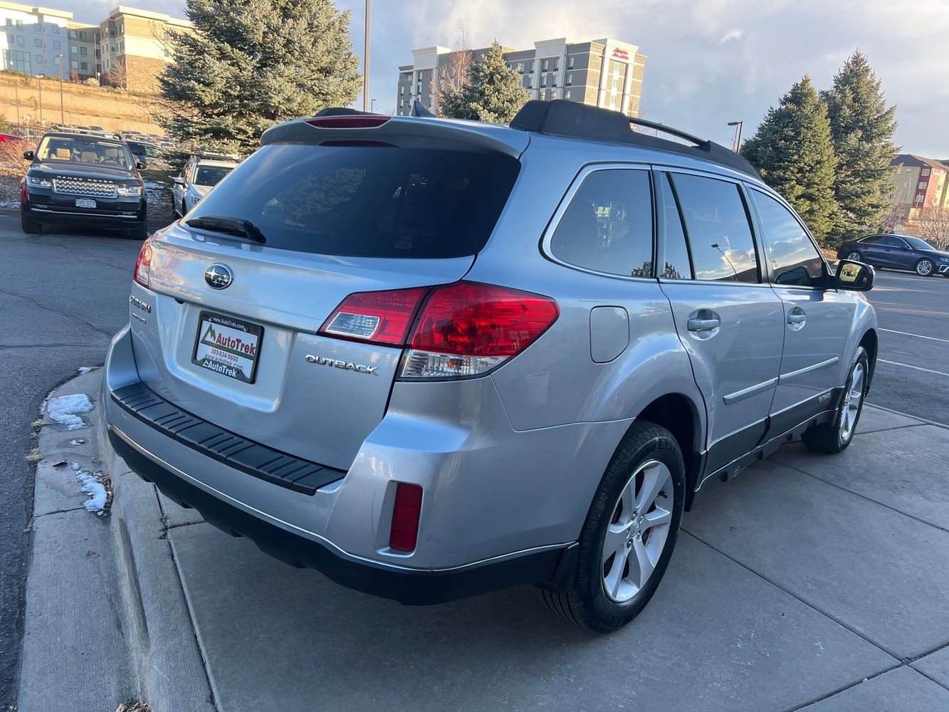 2013 Subaru Outback Limited photo 6