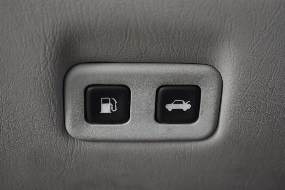 2005 Cadillac XLR Standard