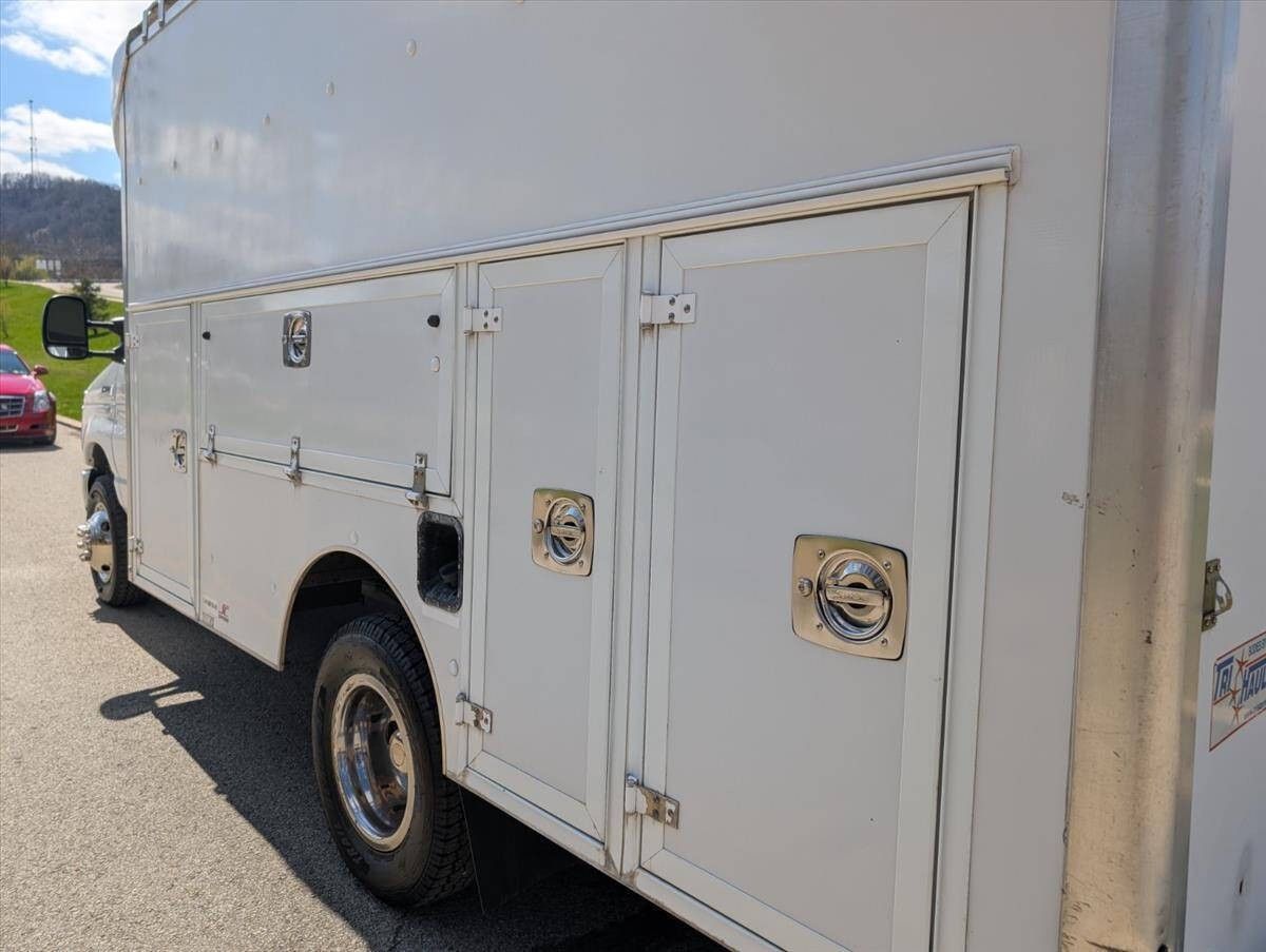 2014 Ford E-Series 63