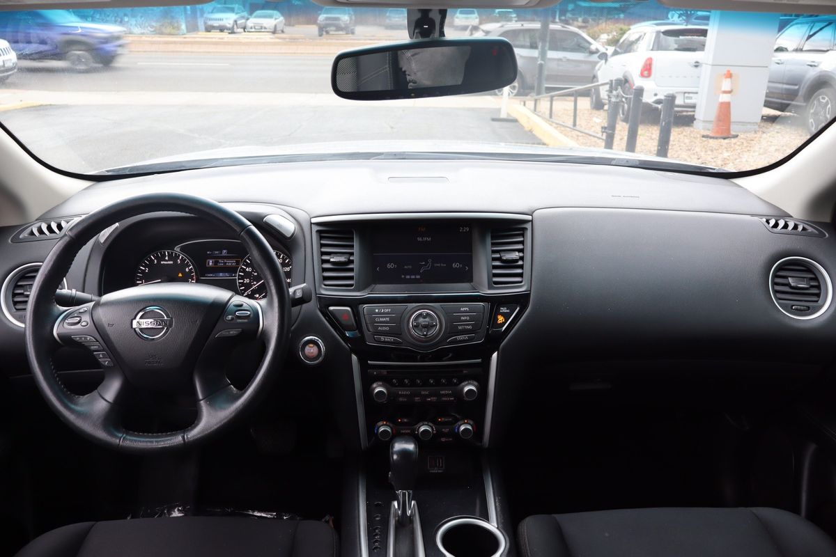 2019 Nissan Pathfinder SV