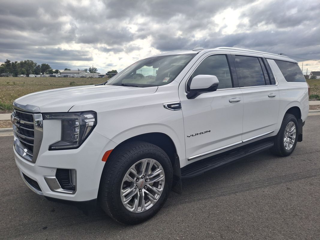 2023 GMC Yukon SLT 4X4's photo