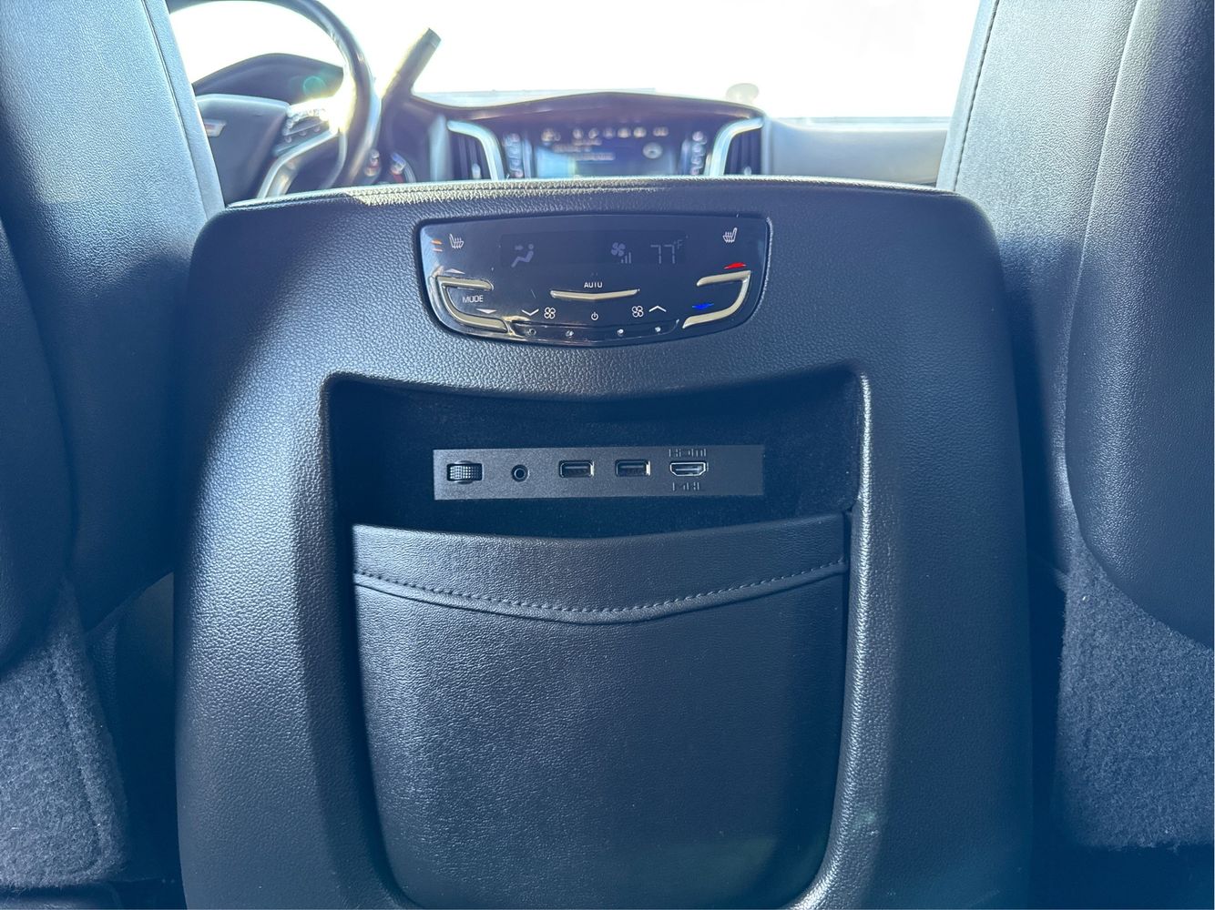 2019 Cadillac Escalade ESV Luxury photo 27