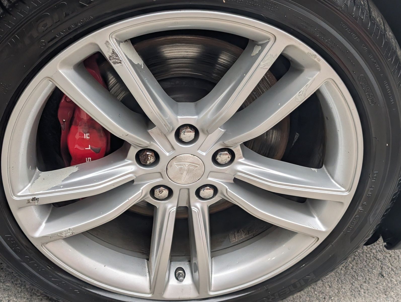 2014 Tesla Model S 28