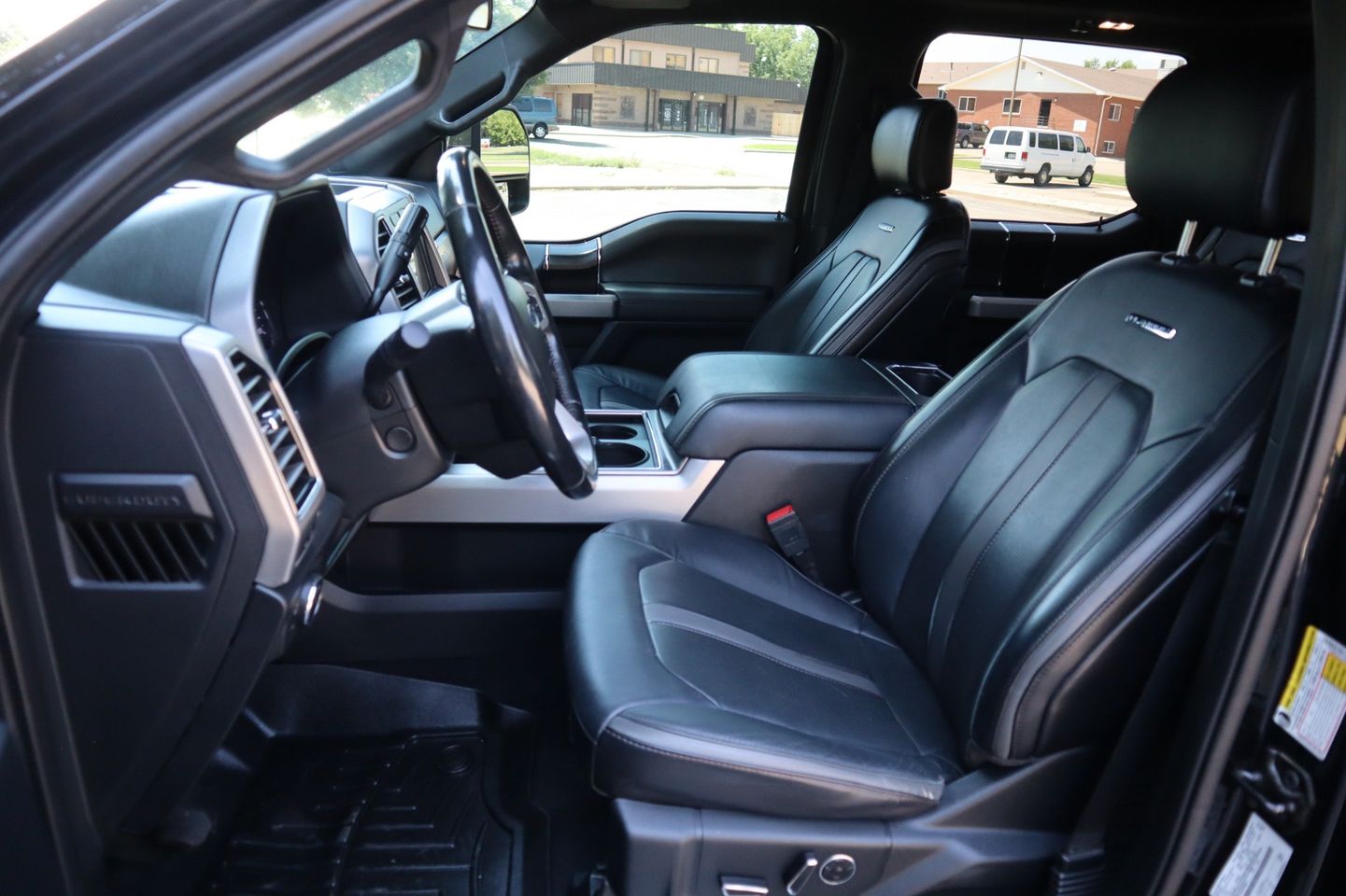 2019 Ford F-350 Super Duty Platinum | Victory Motors of Colorado