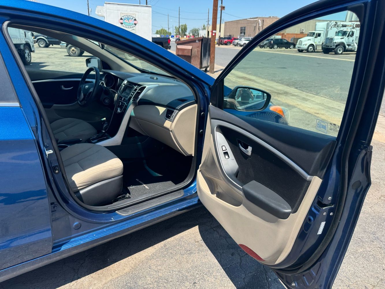 2016 Hyundai Elantra GT Base photo 54