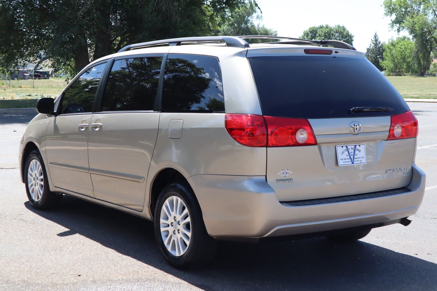 2009 Toyota Sienna LE 7-Passenger | Victory Motors of Colorado