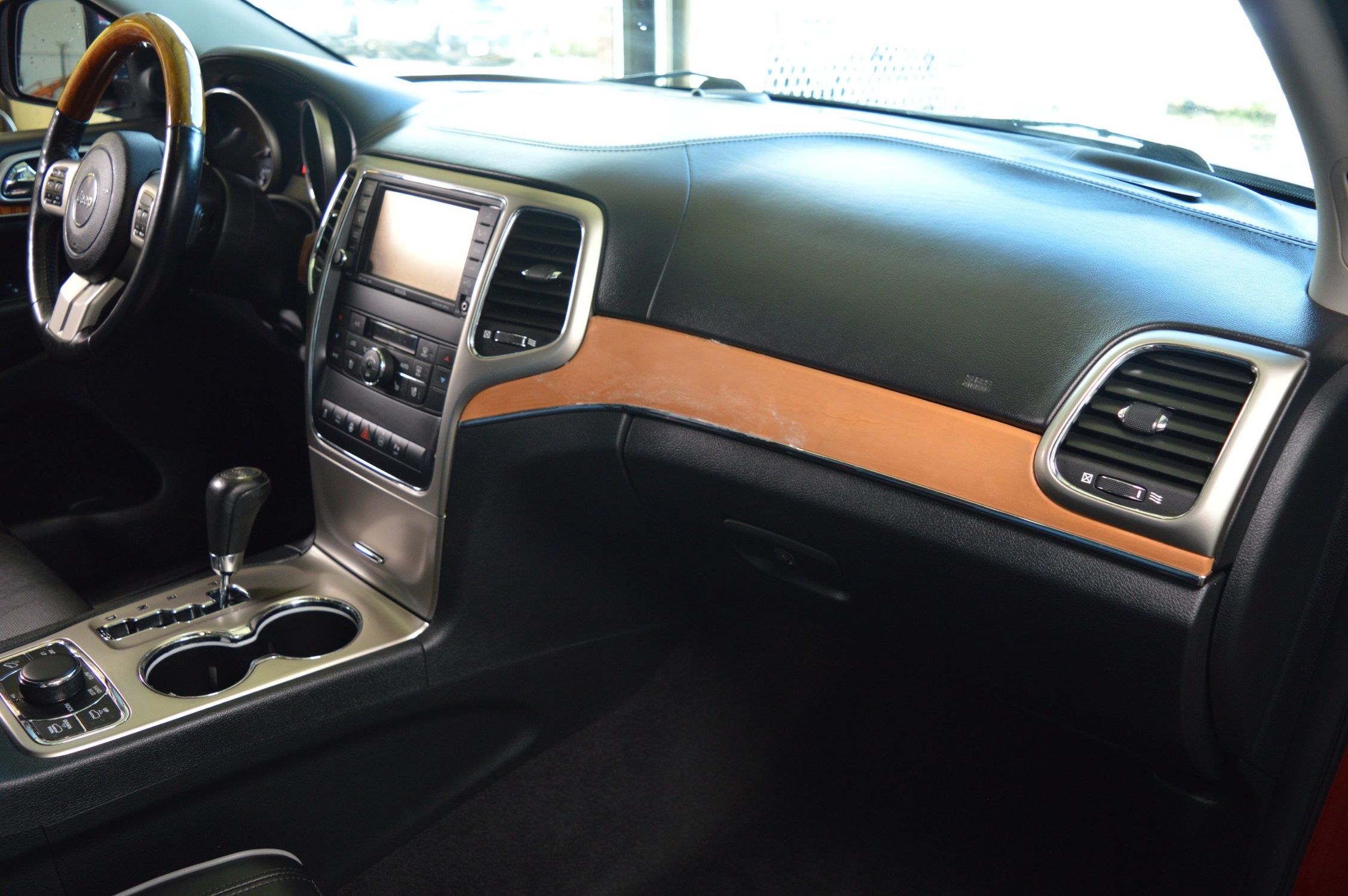 2011 Jeep Grand Cherokee Overland photo 34