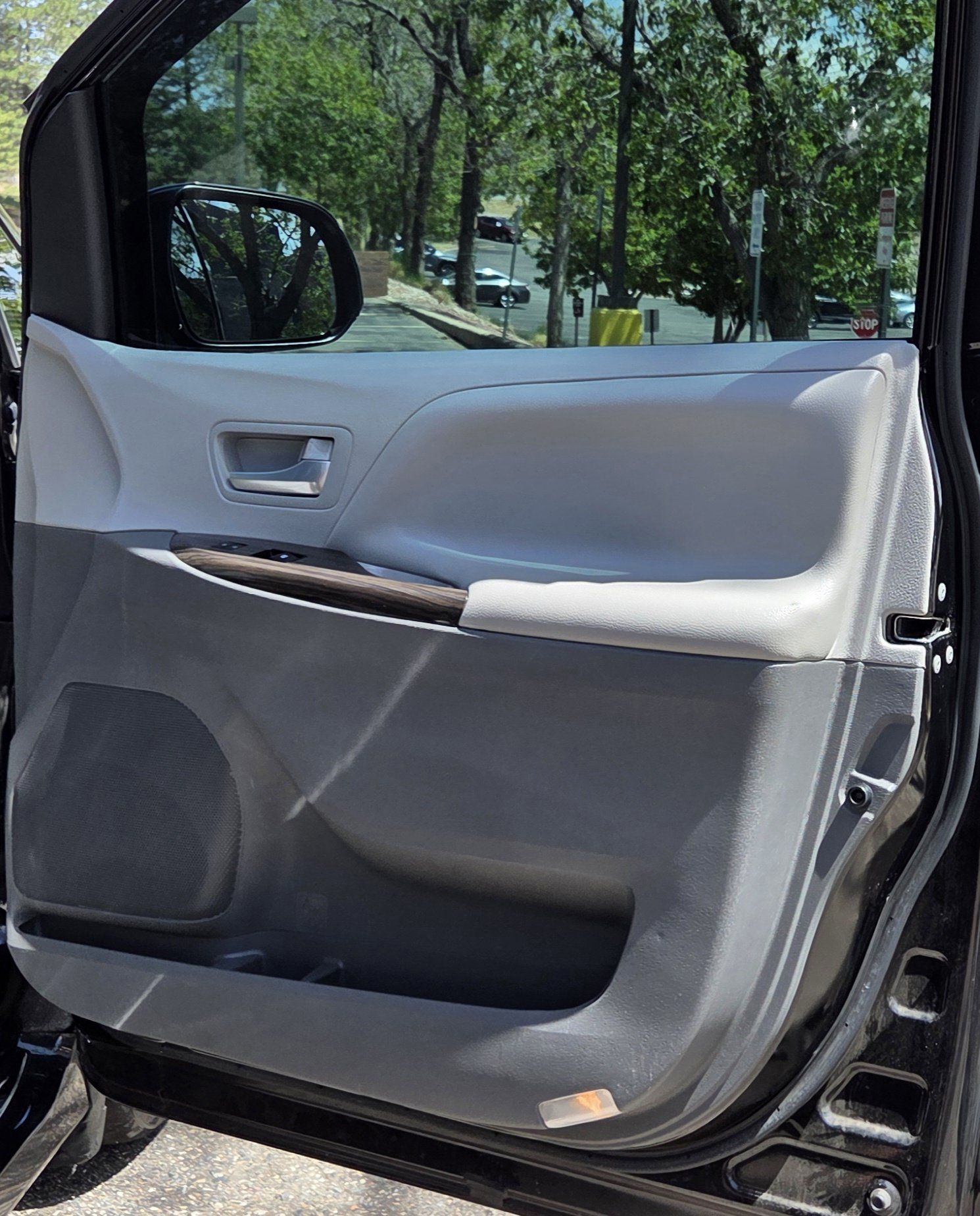 2018 Toyota Sienna XLE - Photo 11