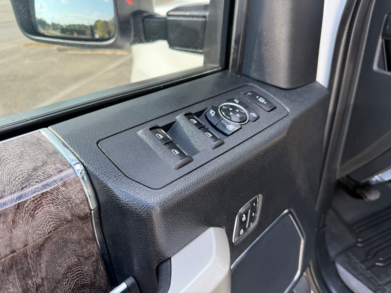 2019 Ford F-250 Lariat photo 21