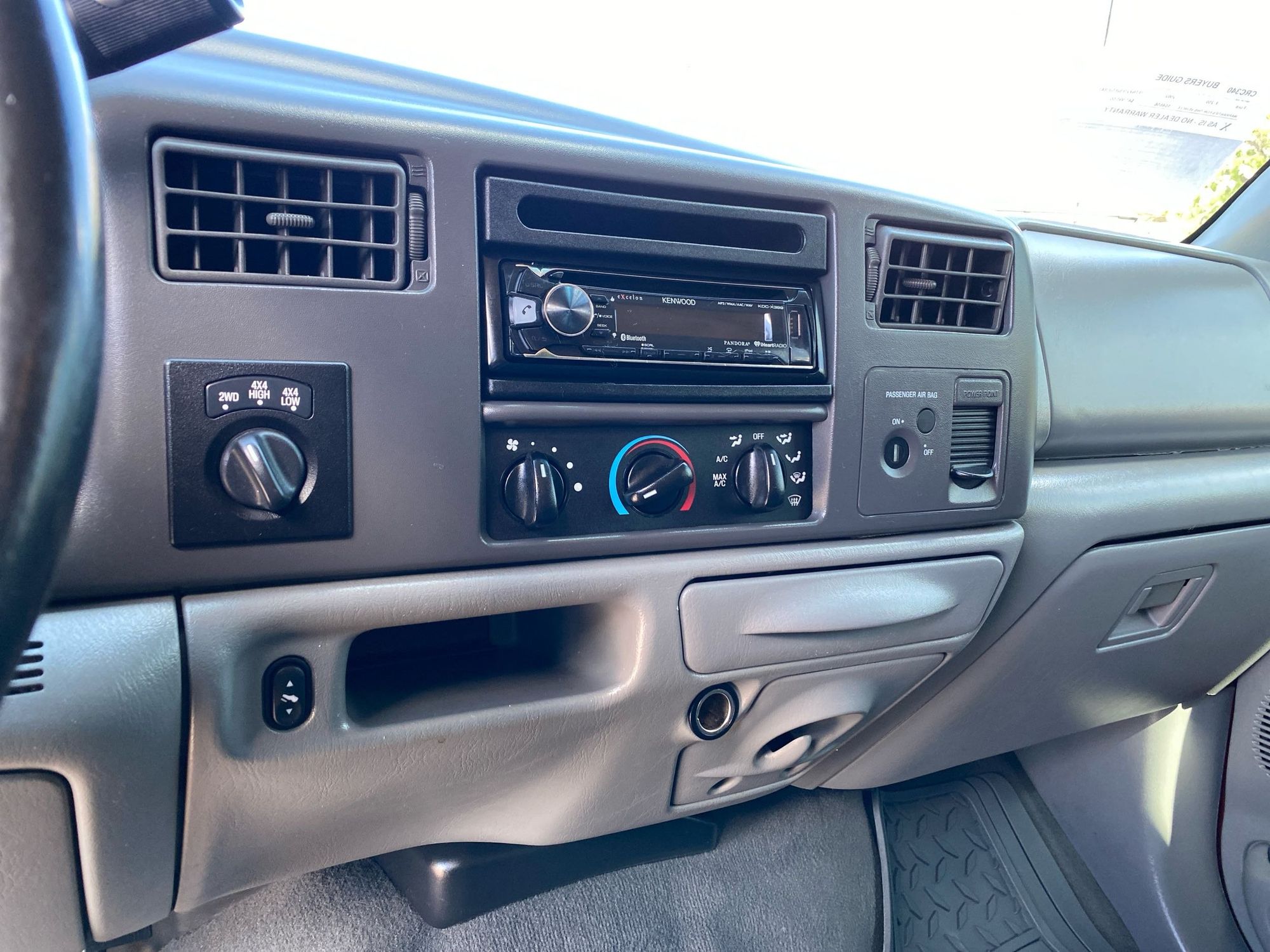 2002 Ford F-250 XLT photo 24